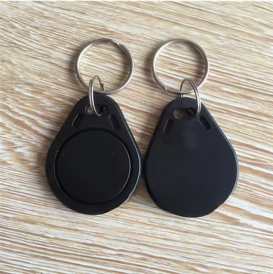 10 Black Keybadge